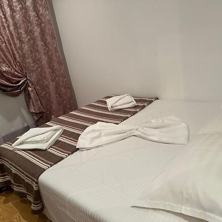 Special Apartment Nadeva Suceava Bagian luar foto