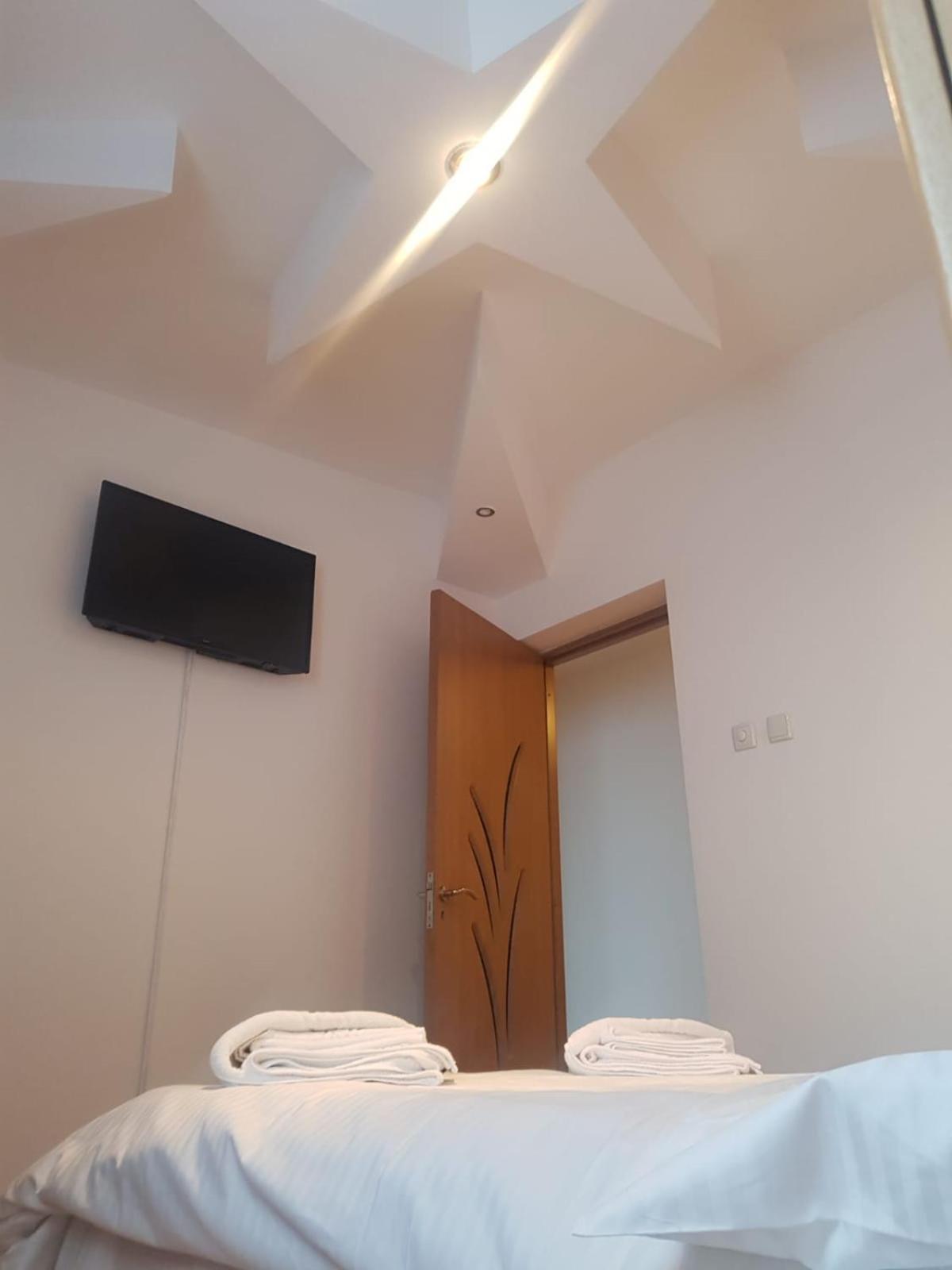 Special Apartment Nadeva Suceava Bagian luar foto